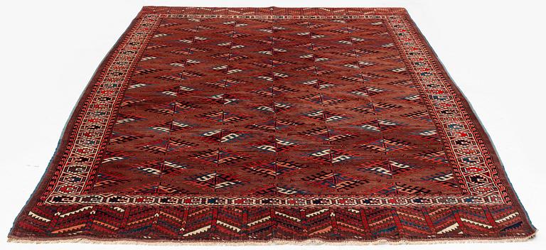 An antique Yomut carpet, ca 336 x 194-202 cm.