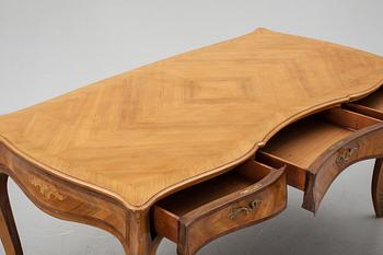 SKRIVBORD, rokokostil, 1900-tal.
