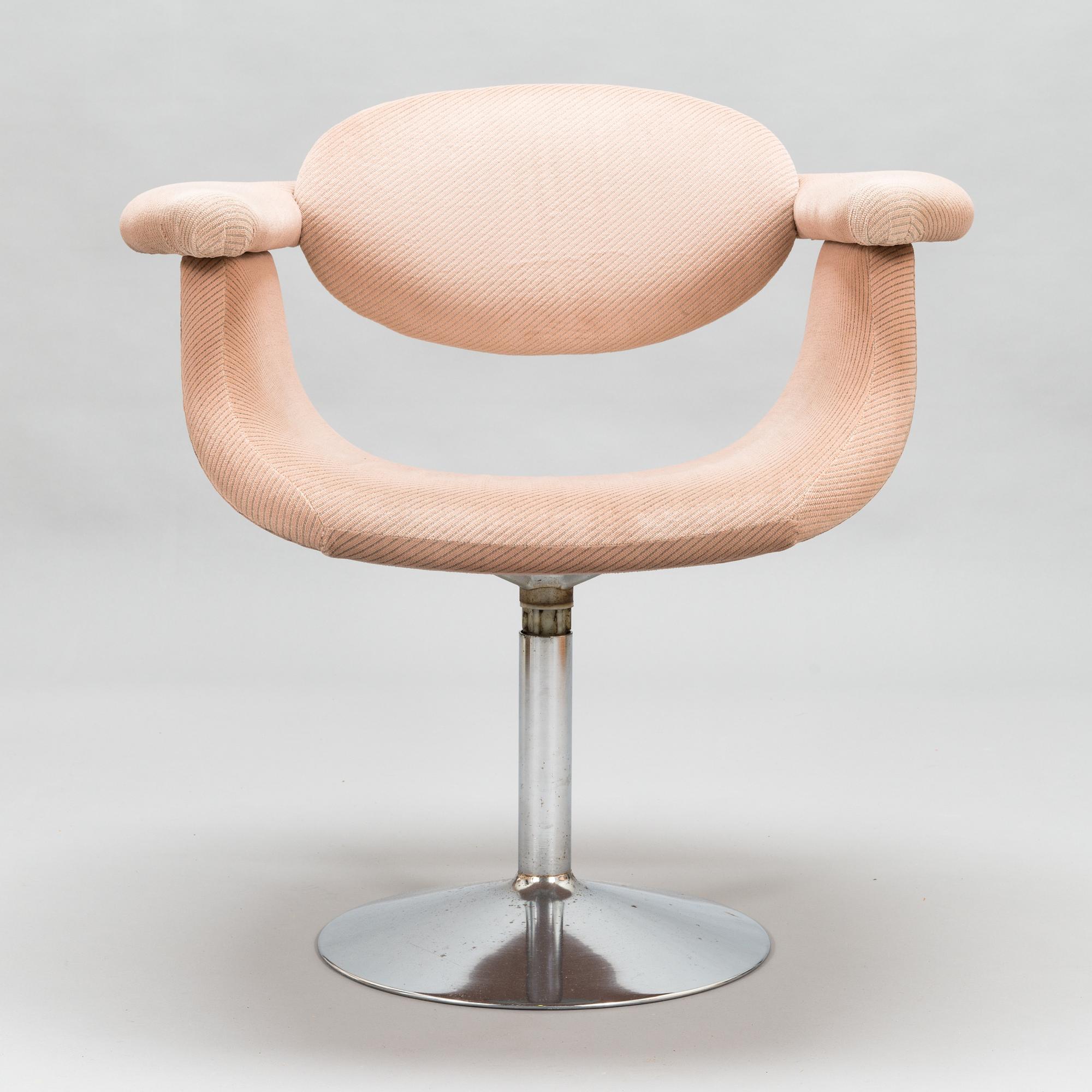 Eero Aarnio, a 1980's 'Captain's chair' for Asko.