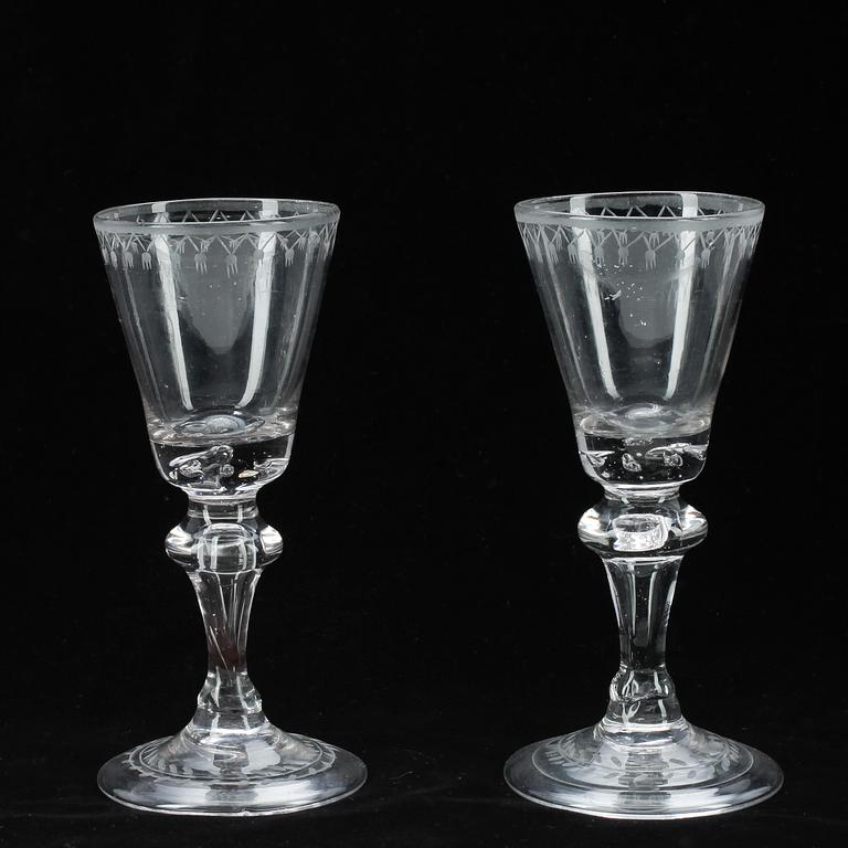 VINGLAS, ett par, 1800-tal.