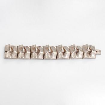 Matti Hyvärinen, armband, sterlingsilver, Sirokoru Oy 1973.