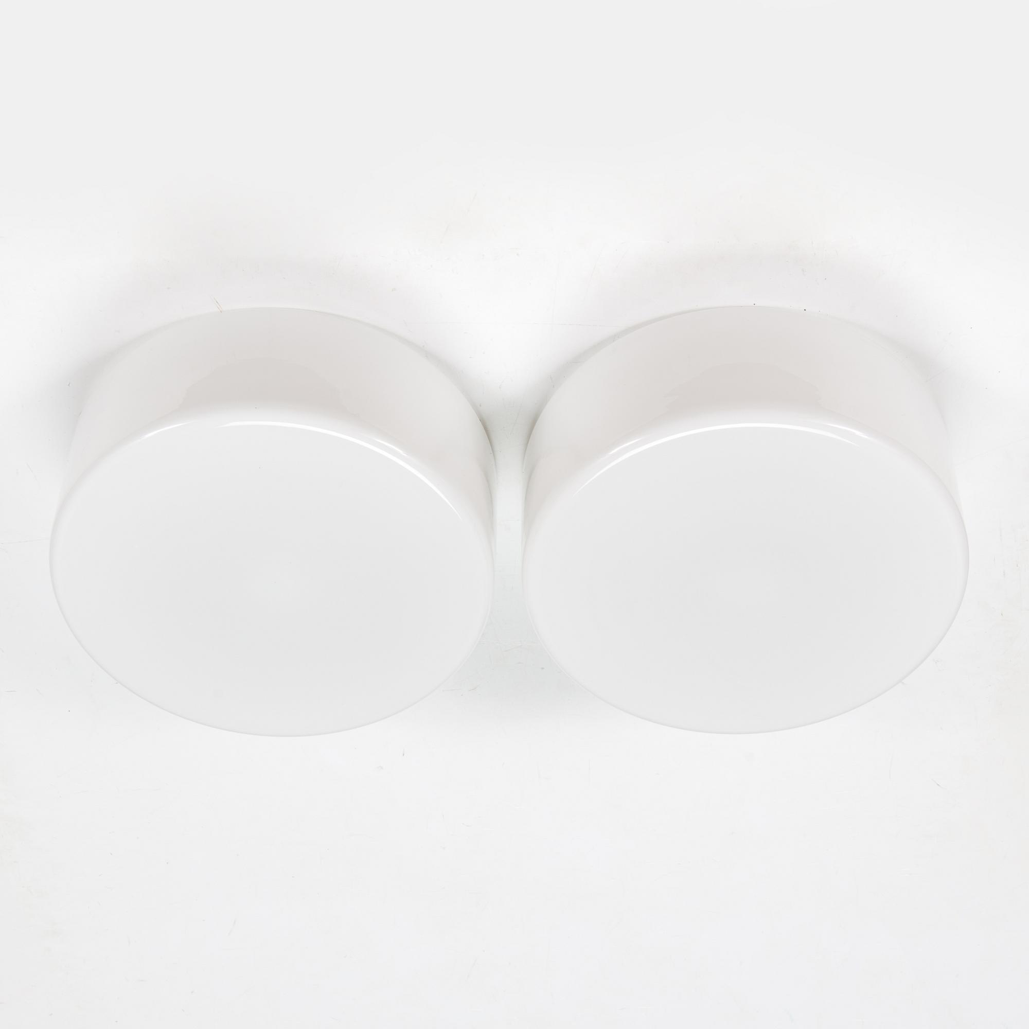 Paavo Tynell, taklampor, ett par, modell 80114 (80112-35) Idman 1900-talets mitt.