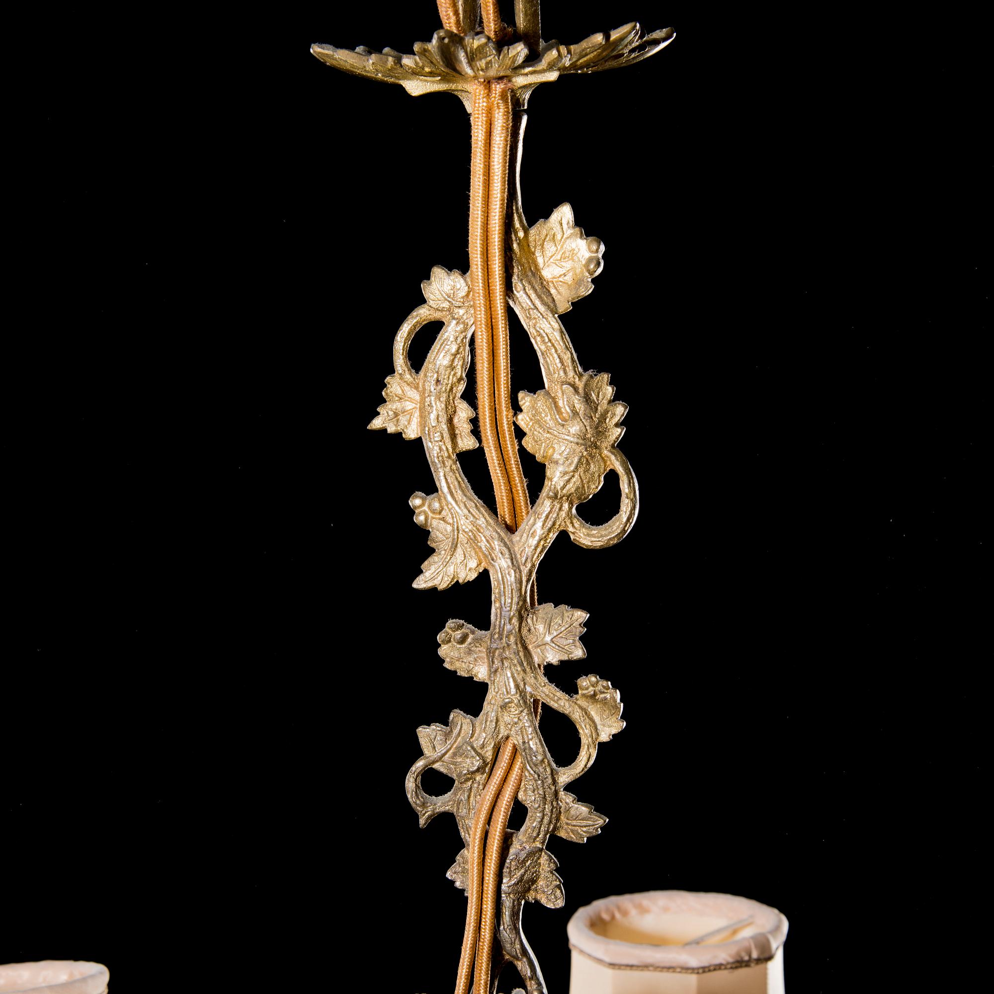 TAKKRONA, rokokostil, 1800-talets slut. Höjd 57 cm.