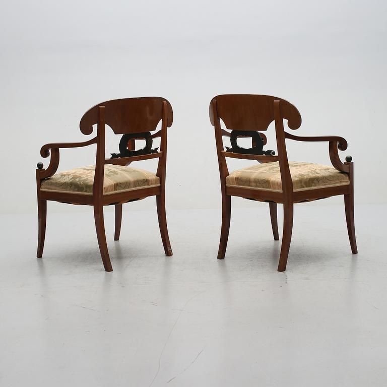 KARMSTOLAR, Karl Johan- stil, 1900-talets första hälft.