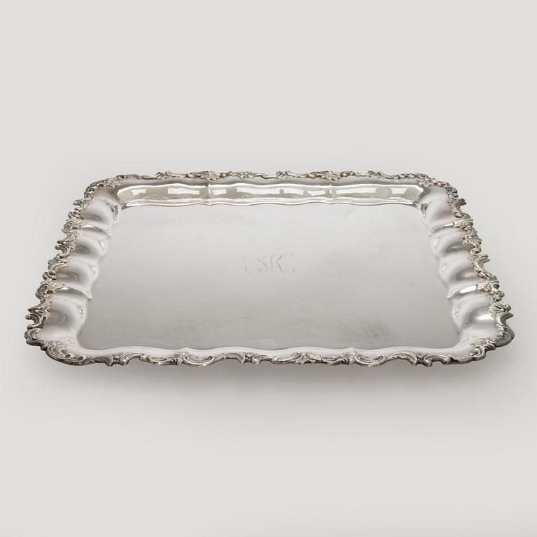 Tarjotin, hopea, Kultakeskus, Hämeenlinna 1970.