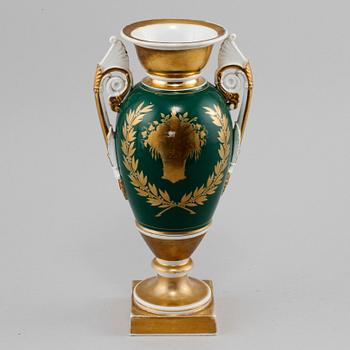URNA, porslin, empire, 1800-talets första hälft.