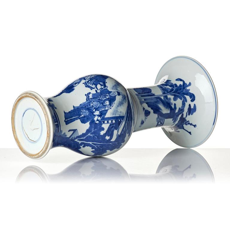 A large blue and white 'yenyen' vase, China, 20th century.