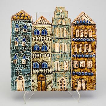 LISA LARSON, väggplatta, "Gamla stan", stengods, Gustavsberg.