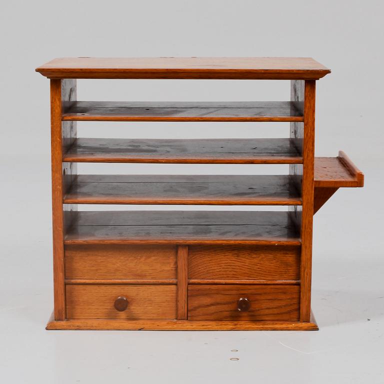 SKRIVBORDSHURTS, 1900-talets första hälft.