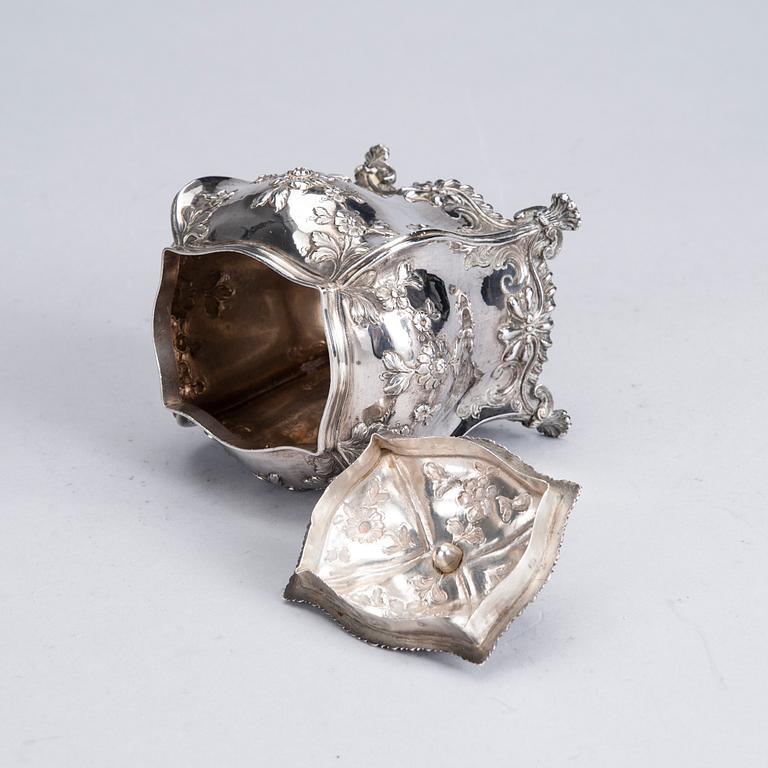 TEDOSA, sterlingsilver, London 1766. Vikt ca 268 g.