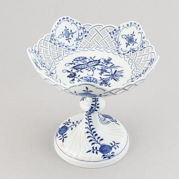 Servisdelar, 15 st, porslin. "Lökmönstret", Meissen, Tyskland.