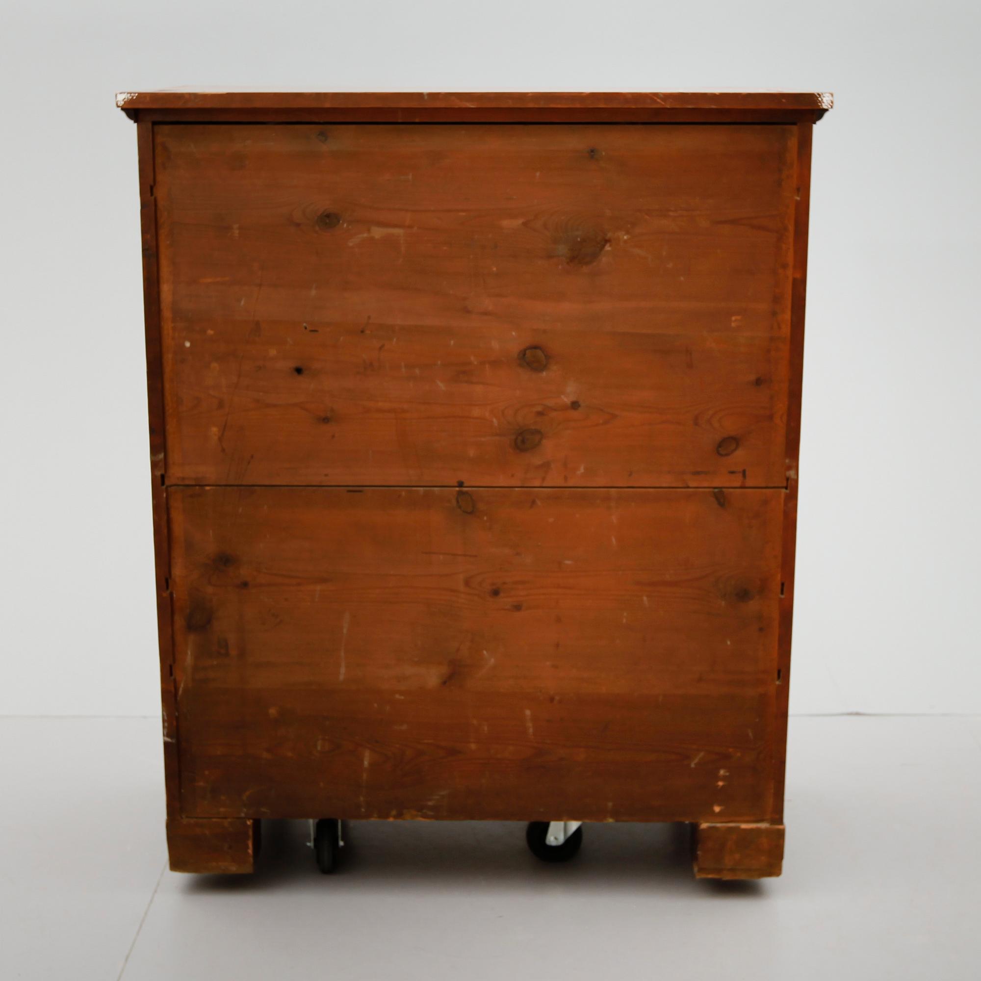 CHIFFONJÉ, 1800-talets mitt.