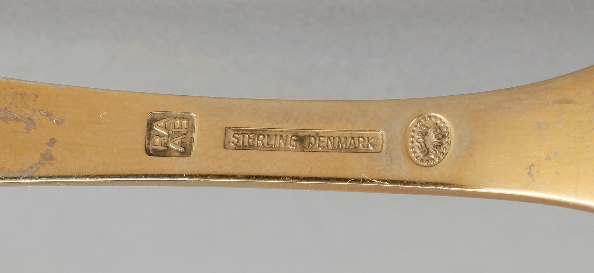 ÅRSSKEDAR, 14 st, förgyllt sterlingsilver, mellan år 1973-78 samt 1980-1983, Georg Jensen, vikt ca 644g.