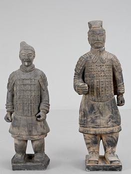 SKULPTURER, 2 st, keramik, Kina 1900-talets slut.
