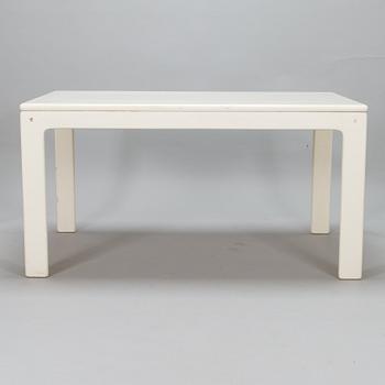 Eero Aarnio, A 1970's dinner table and four chairs "Flamingo" by Asko.