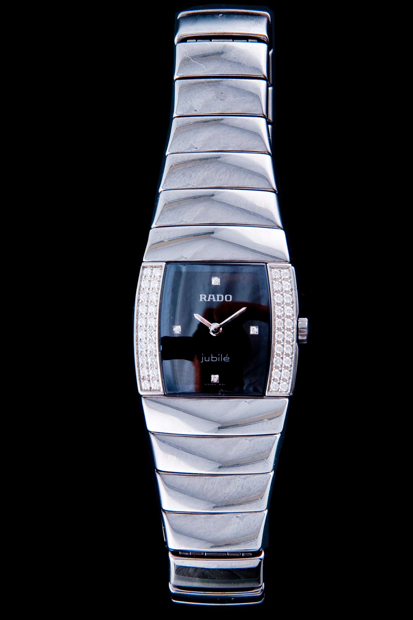 NAISTEN RANNEKELLO / Rado.