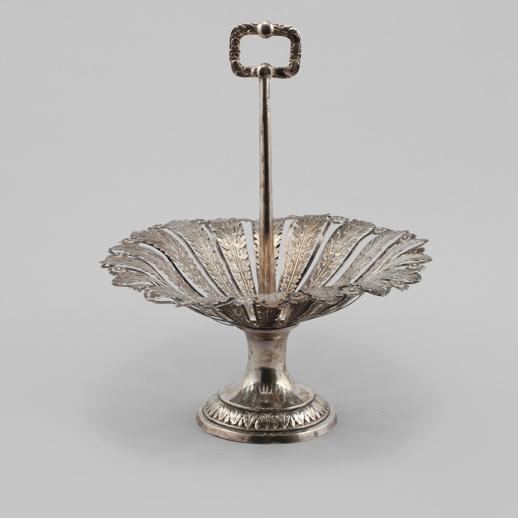 KORG, silver, Carl Tengstedt, Göteborg, 1835, vikt 537 g.