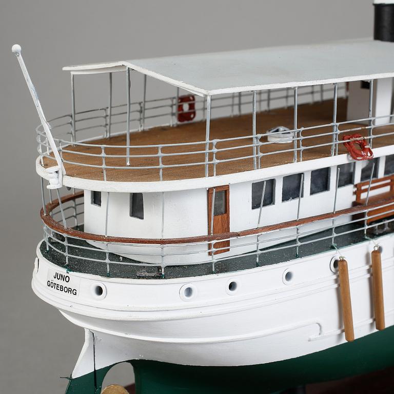 FARTYGSMODELL, 2000-tal. Föreställande Juno, i trafik på Göta Kanal.