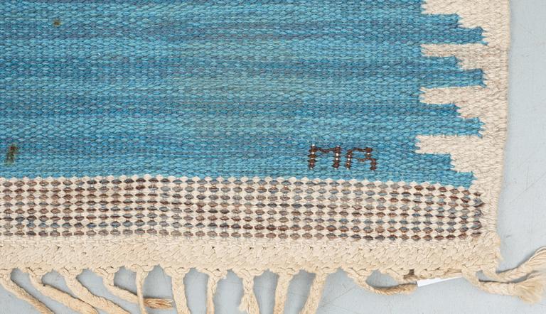 RUG. "Rosita, blå". Flat weave (rölakan). 191,5 x 136 cm. Signed AB MMF V MR.