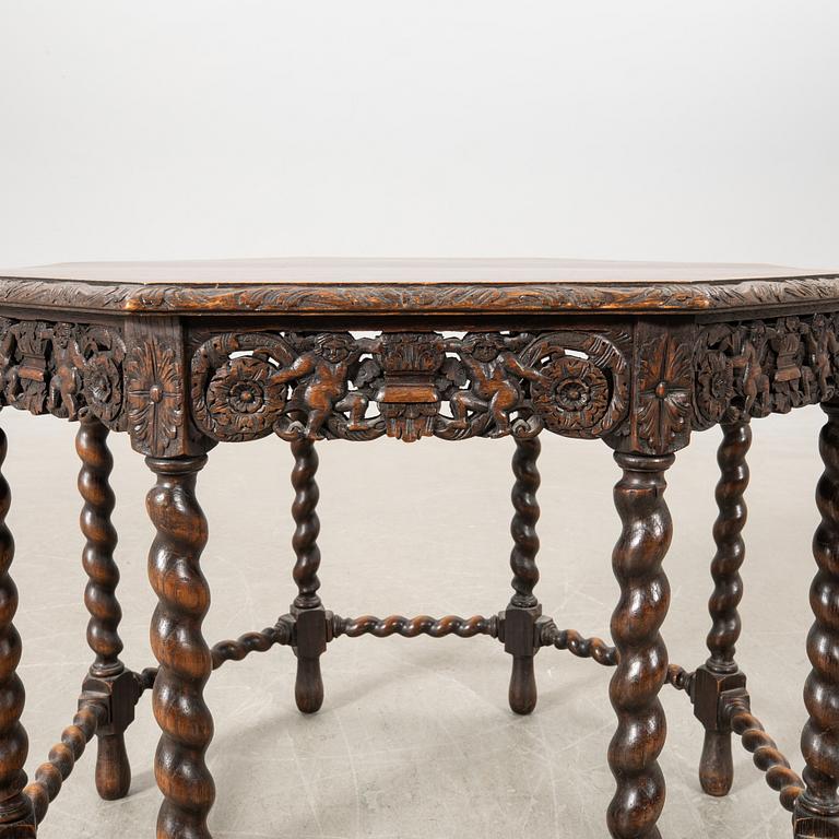 Coffee table, first half of the 20th century.