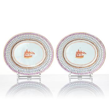 A pair of famille rose Chinese Export 'Shipping subject' chestnut baskets with stands, Qing dynasty, Jiaqing (1796-1820).