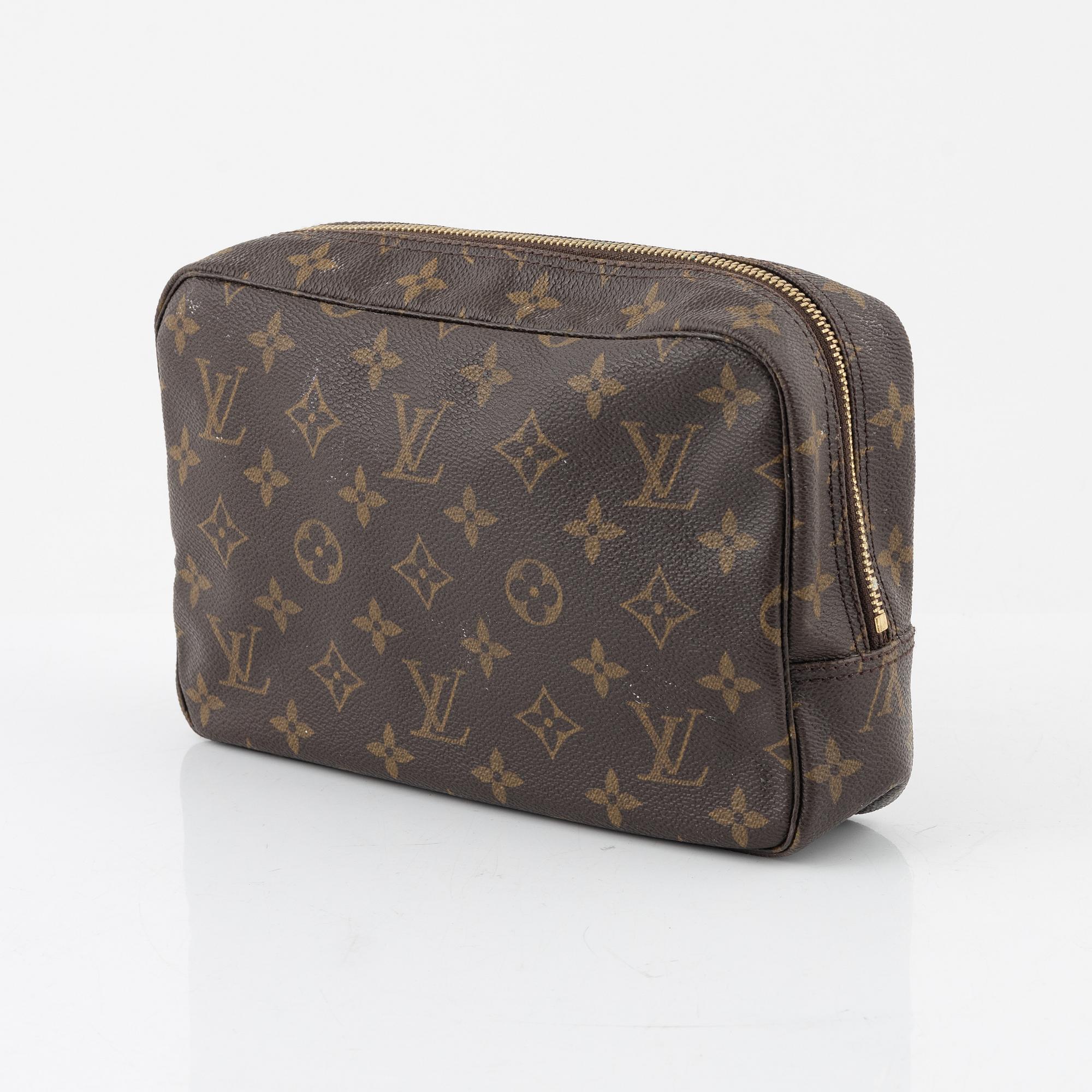 Louis Vuitton, necessär, "Trousse Toilette 23", 2002.