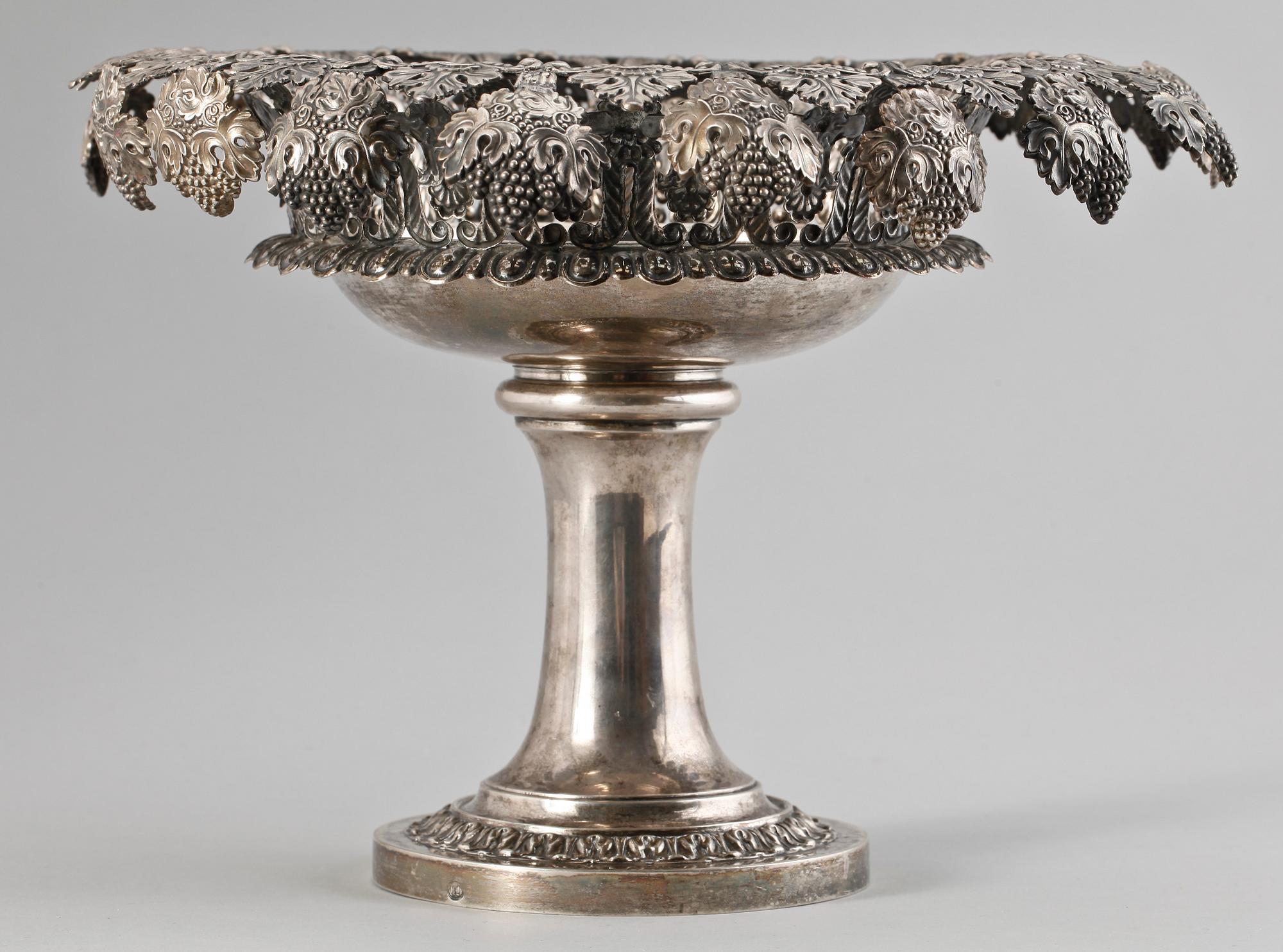 SKÅL, silver, empire, Adolf Zethelius Stockholm 1836. Vikt ca 880 gram.