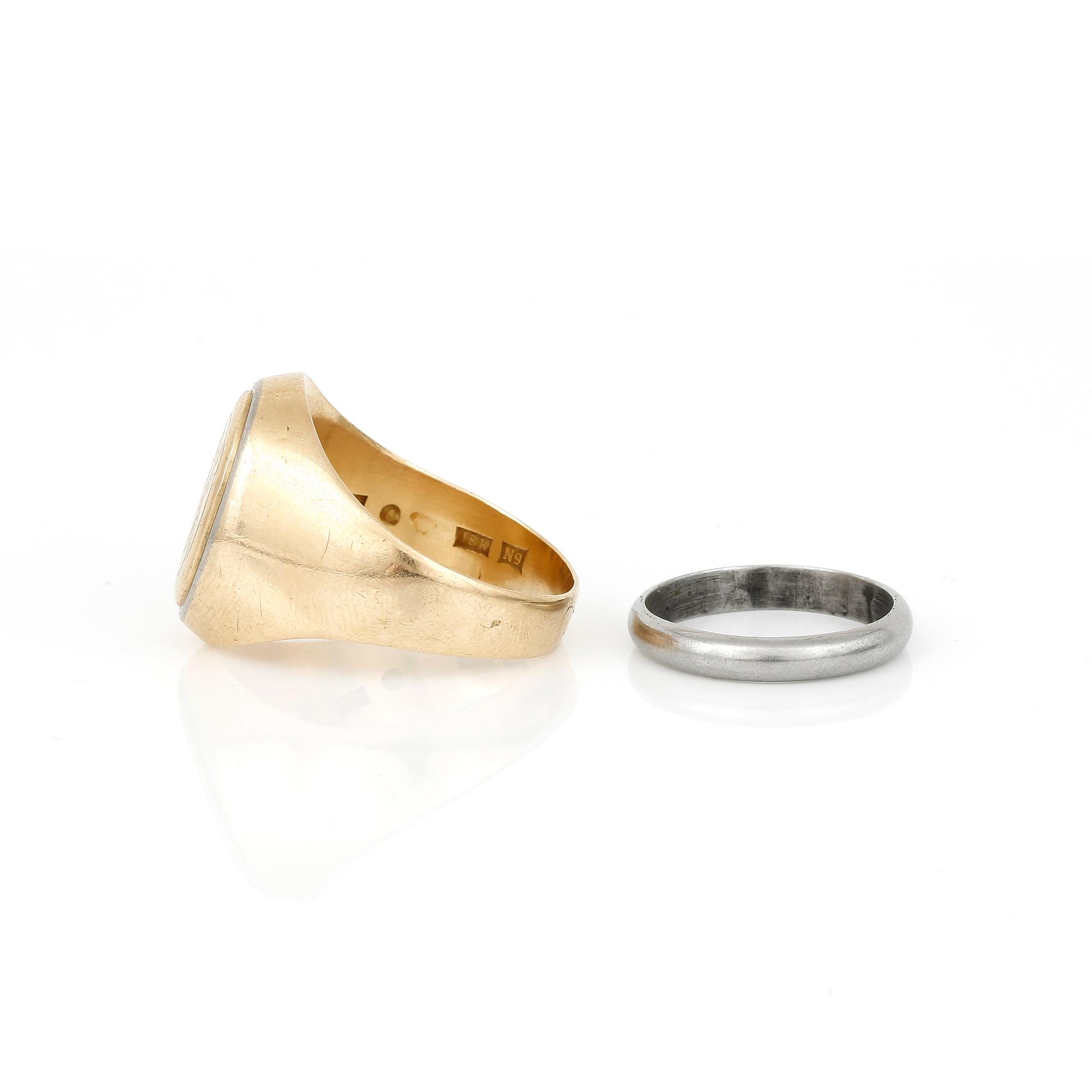 RINGAR, 18K guld och silver, 1900-talets andra hälft. Total vikt ca 27,04 g.