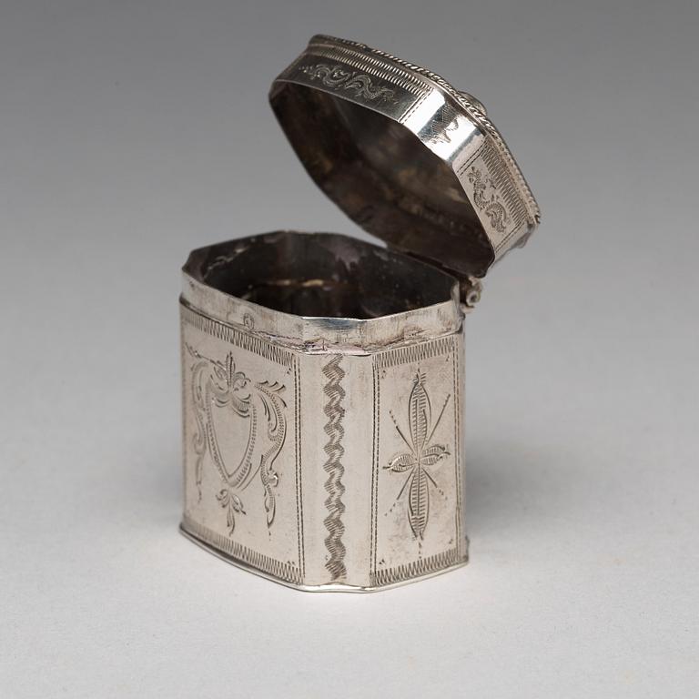 Dosor, 3 st, silver, en Moskva 1861, två stycken Holland, sannolikt 1800.tal.