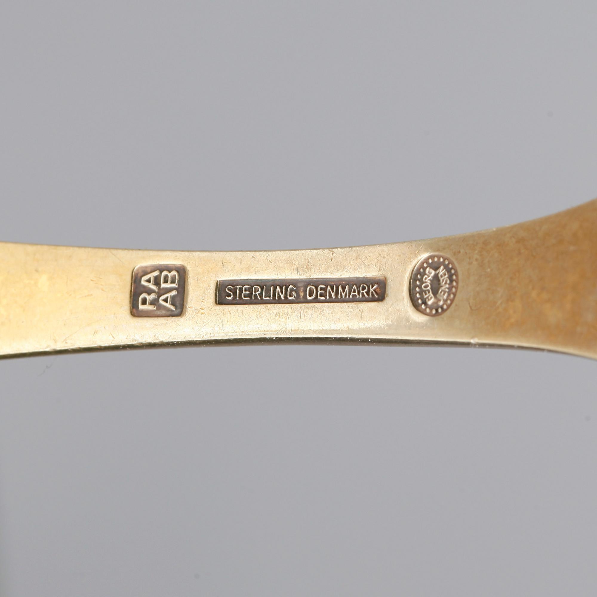 ÅRS- SAMT JULSKEDAR, sterling silver, Georg Jensen, 1974 resp 1976. Tot ca 184 gram.