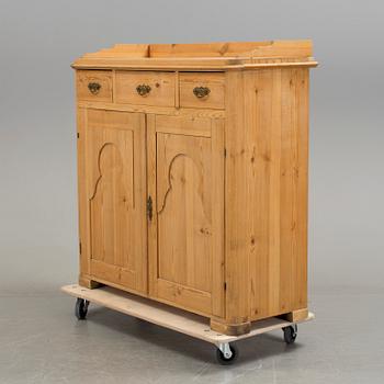 SKÄNK, furu, avlutad, 1800-talets andra hälft.