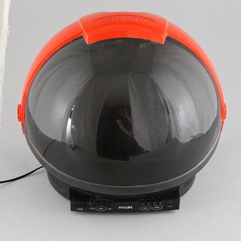 A tv, model Discoverer Space Helmet, made by Philips in the 1980s.