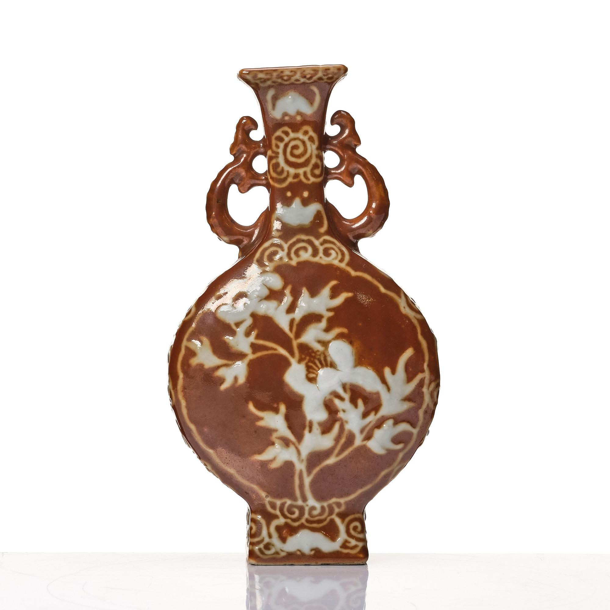 Vas, porslin. Qingdynastin, 1800-tal.