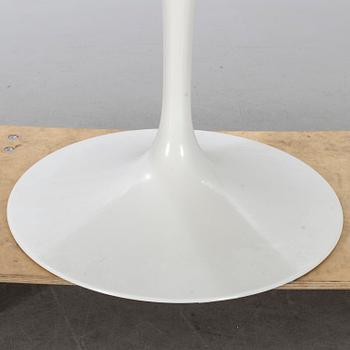 EERO SAARINEN, Table, "Tulip", Knoll international, second half of the 20th century.