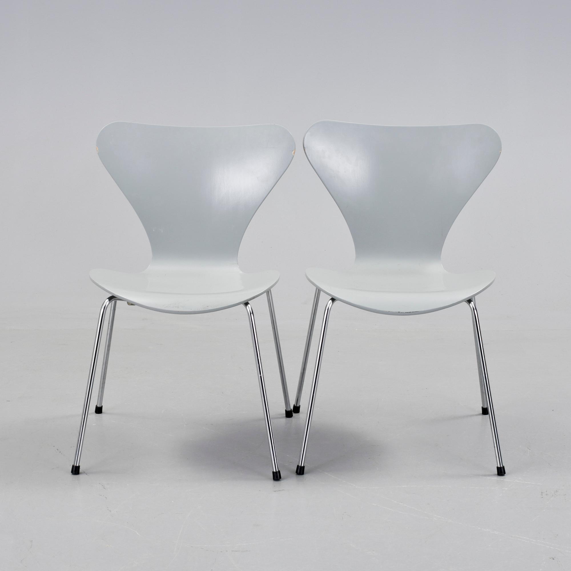 STOLAR, 2 st, "Sjuan", Arne Jacobsen, Fritz Hansen 1989.