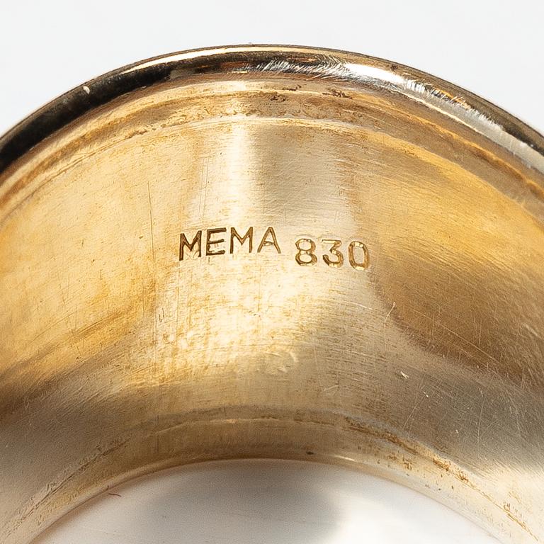 Salad servers, a pair, and six napkin rings, silver, second half of the 20th Century.