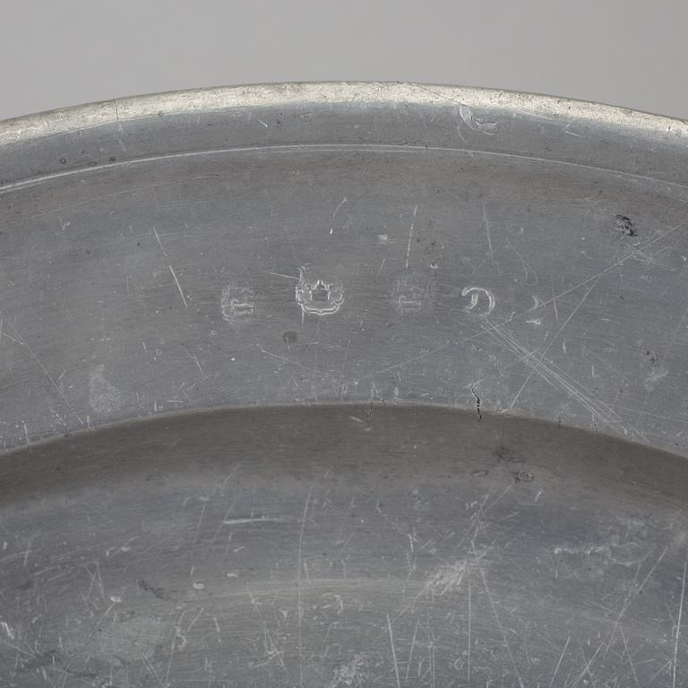 FAT, 7 stycken, tenn, bla Samuel Marnel, Stockholm, (1748-1775).