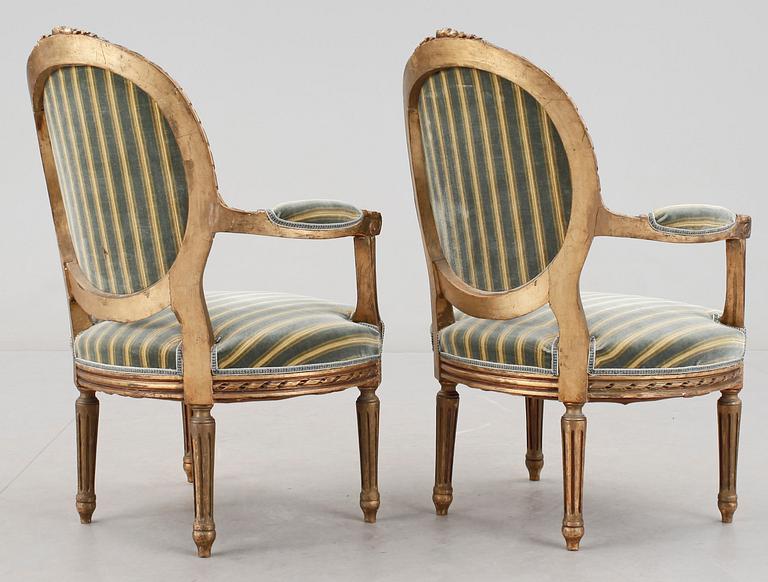 KARMSTOLAR, ett par, Louis XVI-stil, 1900-talets första hälft.