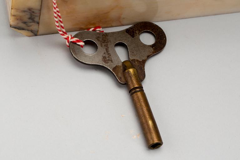 BORDSPENDYL, art deco, 1900-talets första hälft.