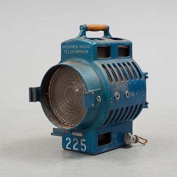 STRÅLKASTARE, 1900-talets andra hälft. Märkt SVERIGES RADIO TELEVISIONEN.