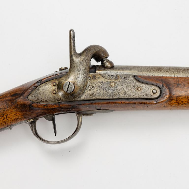 A percussion rifle, possible France, 19th century.
