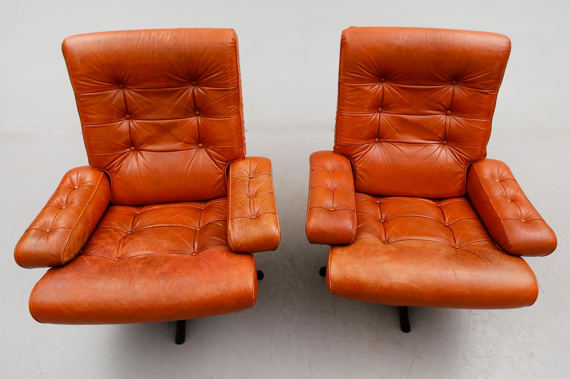 FÅTÖLJER, 1 par, 1900-talets andra hälft.