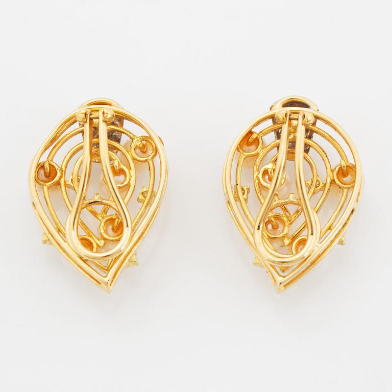 Pearl and brilliant-cut diamond earrings.