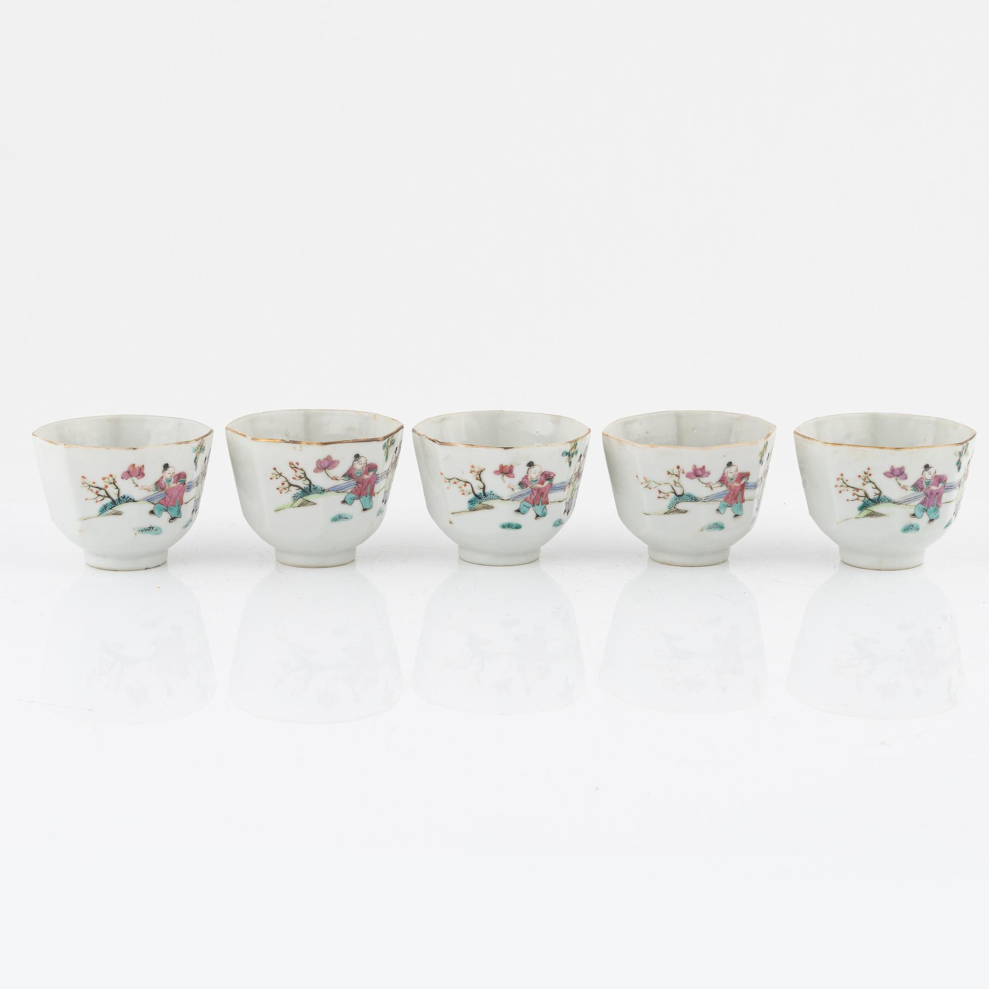 Koppar, 5 st, porslin, Kina, sen Qingdynasti, omkring år 1900.