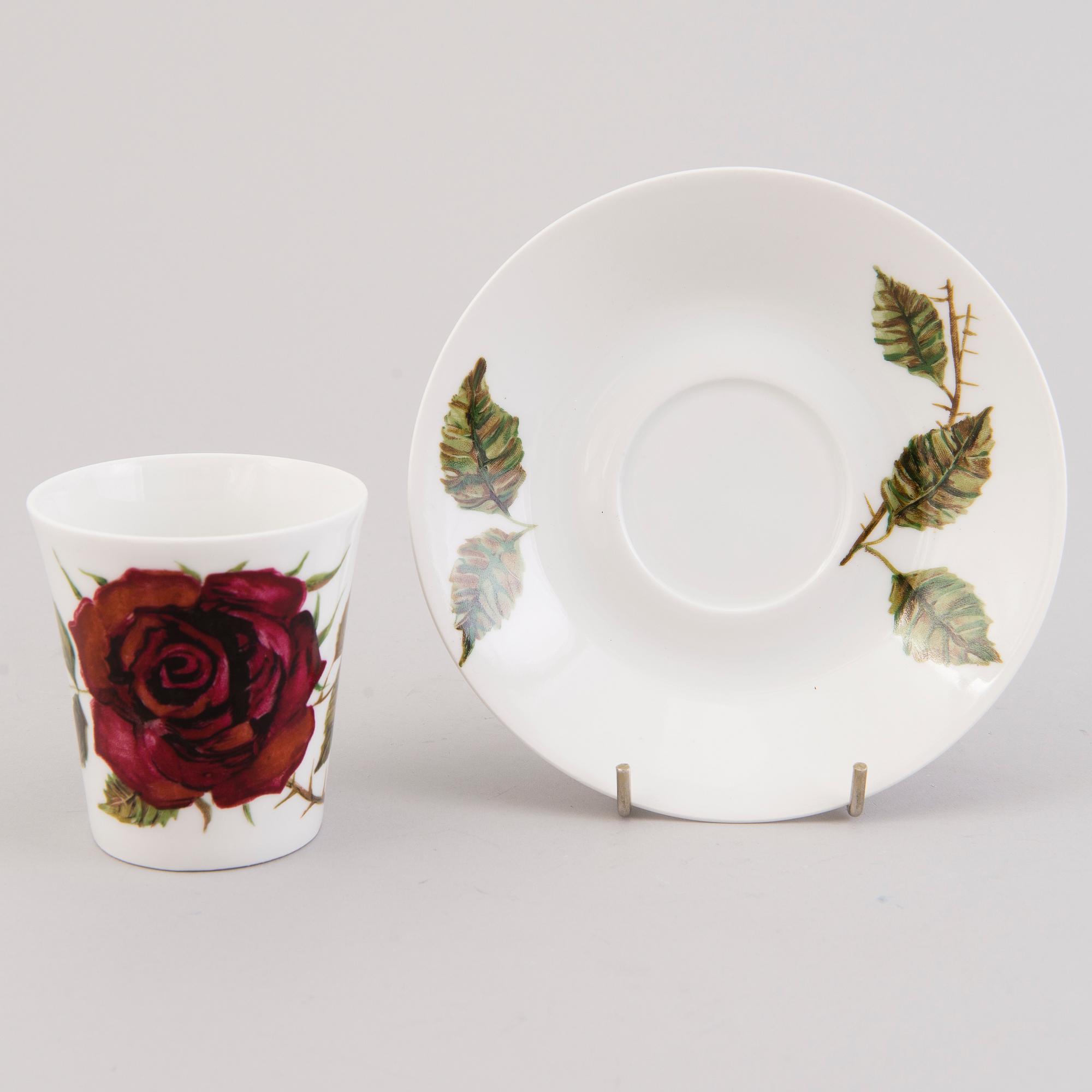 A 22(+1)-piece porcelain coffee set,  "Ruusu" (Rose), Anneli Qveflander & Ulla Procopé. In produktion 1957-1969.