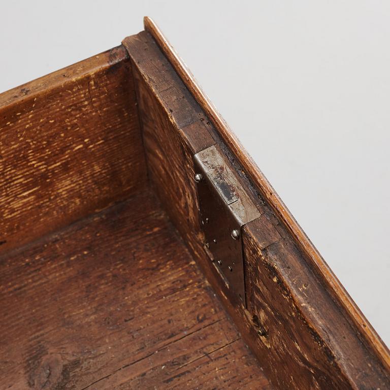 A kneehole desk, 18th century.