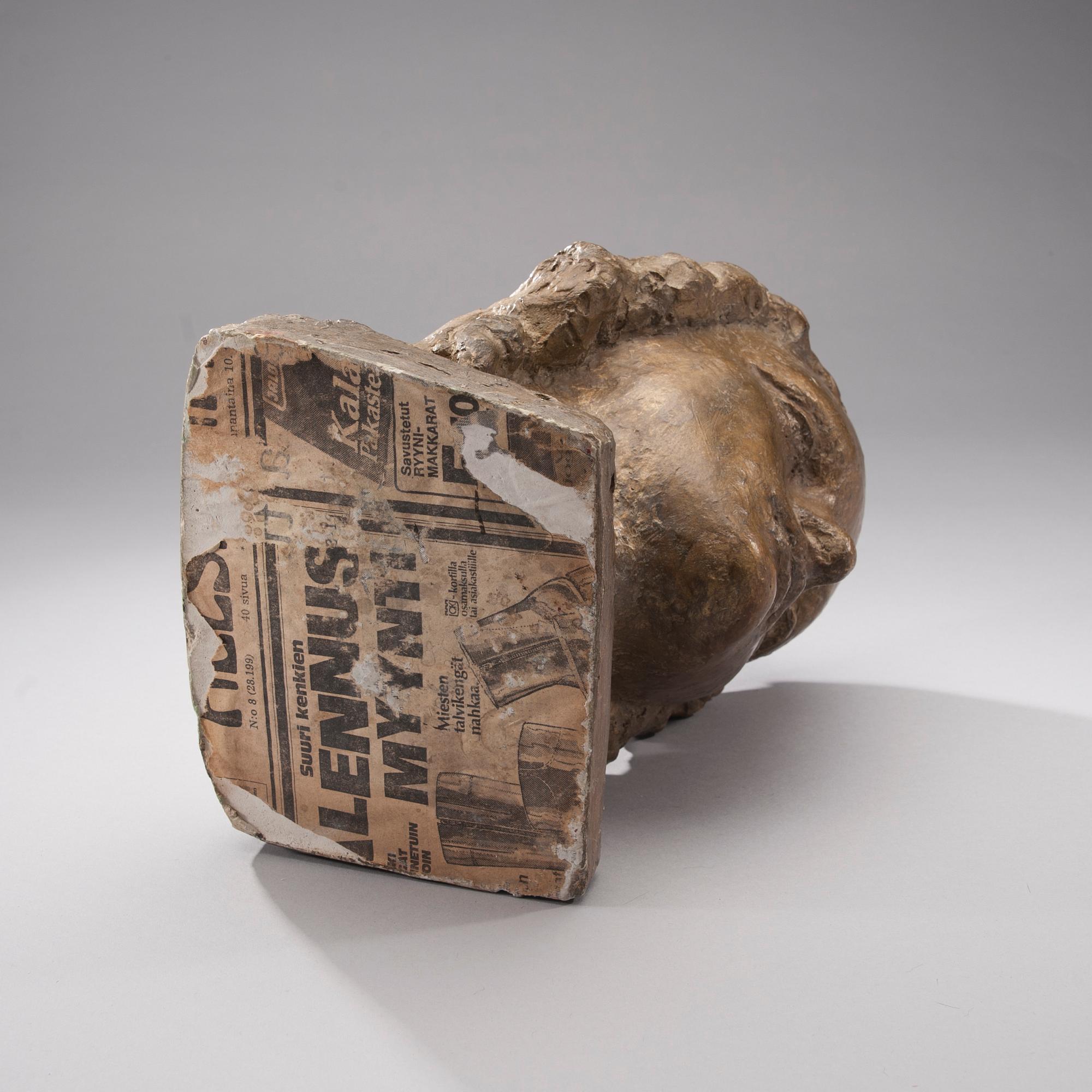 MAUNO OITTINEN, skulptur, gips, signerad i godset.