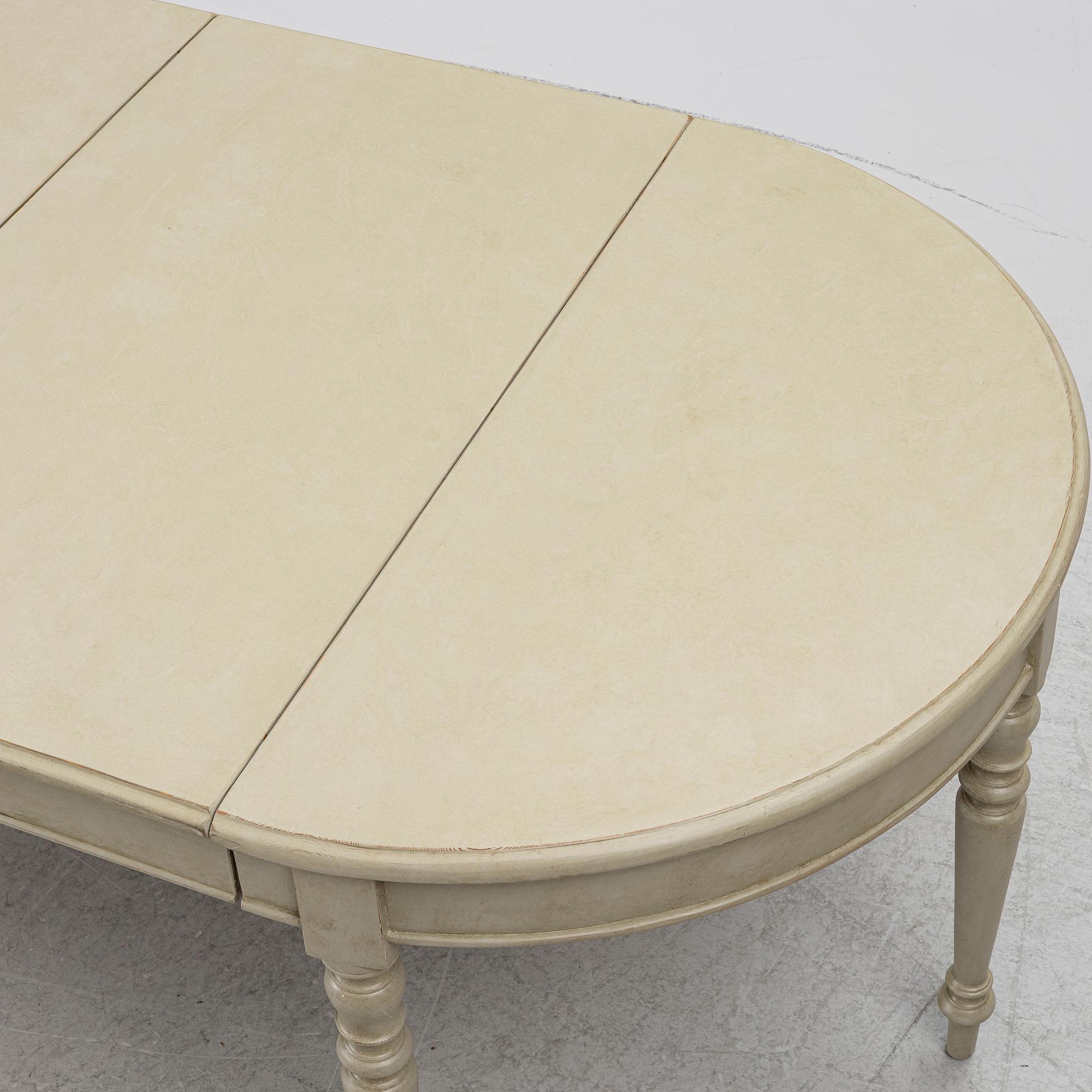 Dining table, 19th century.