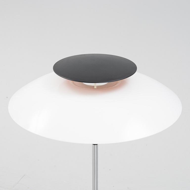 Poul Henningsen, golvlampa, "PH-80", Louis Poulsen, Danmark.