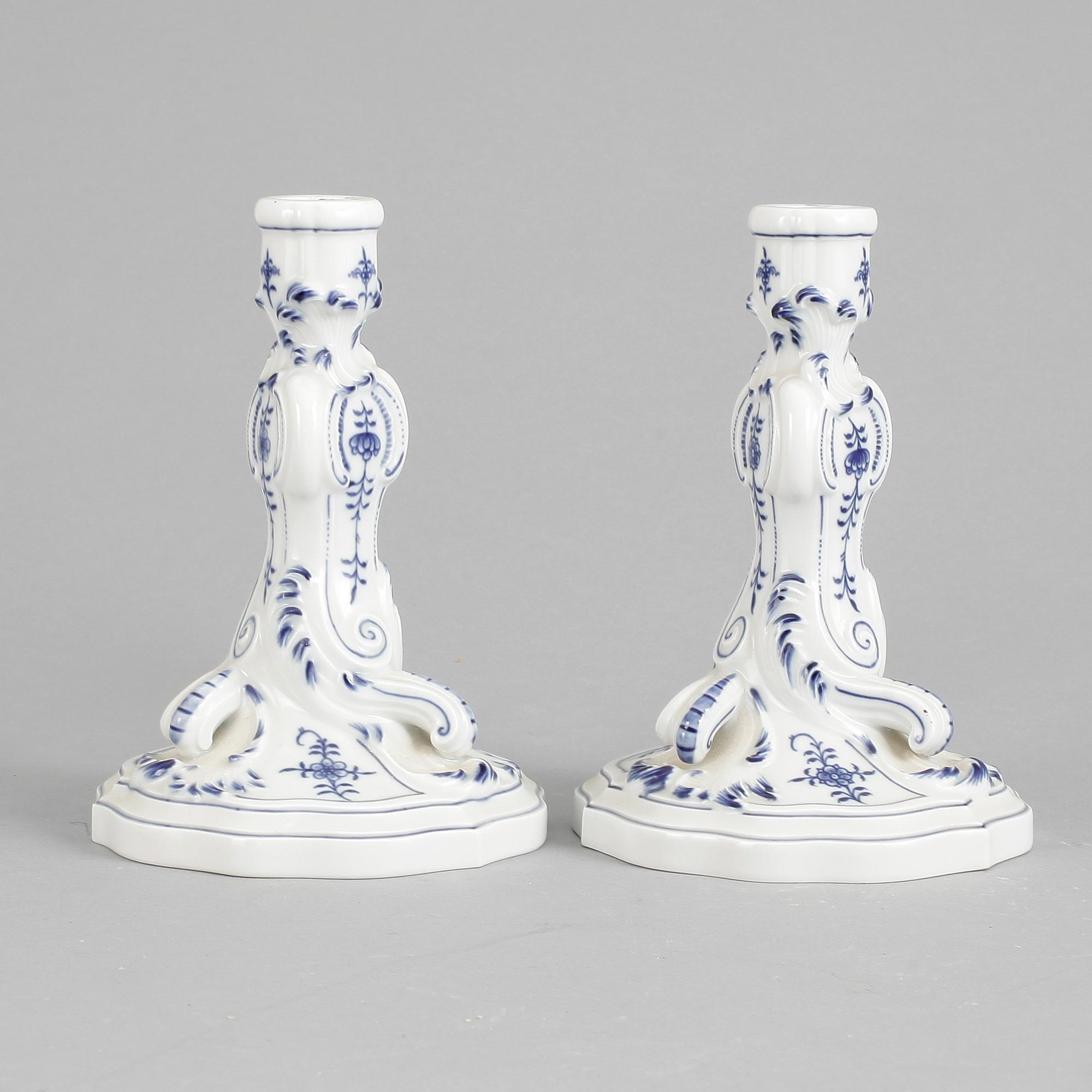 LJUSSTAKAR, ett par, porslin, Meissen, Tyskland, 1900-tal.